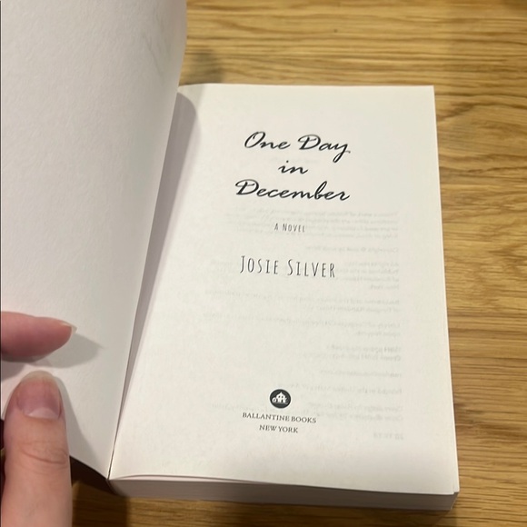 One Day in December by Josie Silver - Paperback - Picture 2 of 6